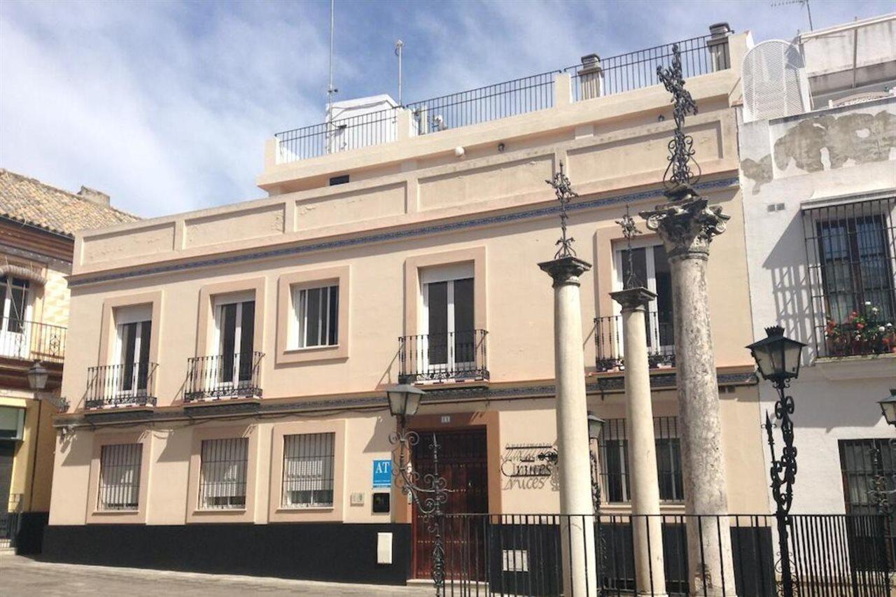 Apartamentos Las Cruces Seville Luaran gambar