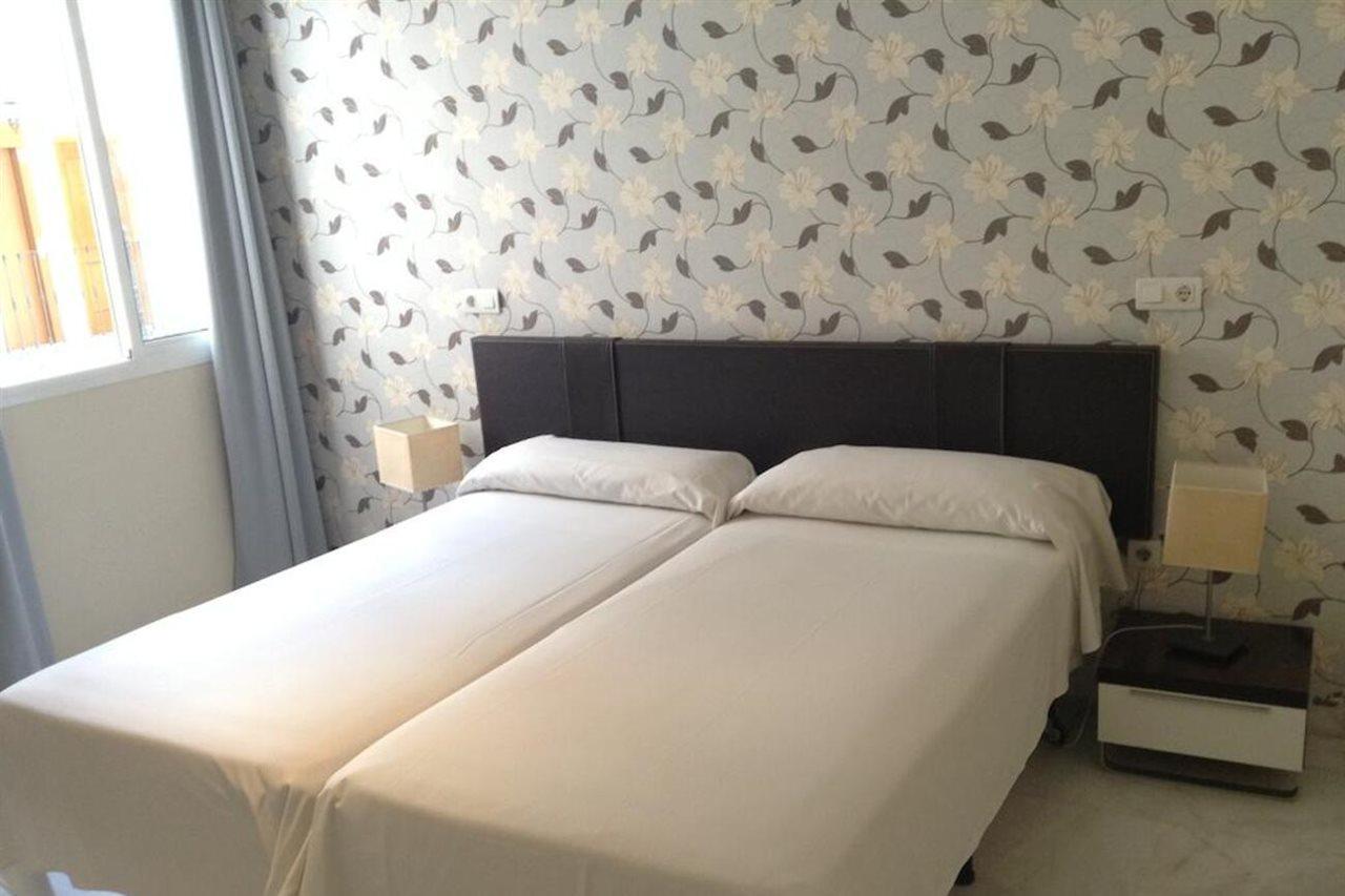 Apartamentos Las Cruces Seville Luaran gambar
