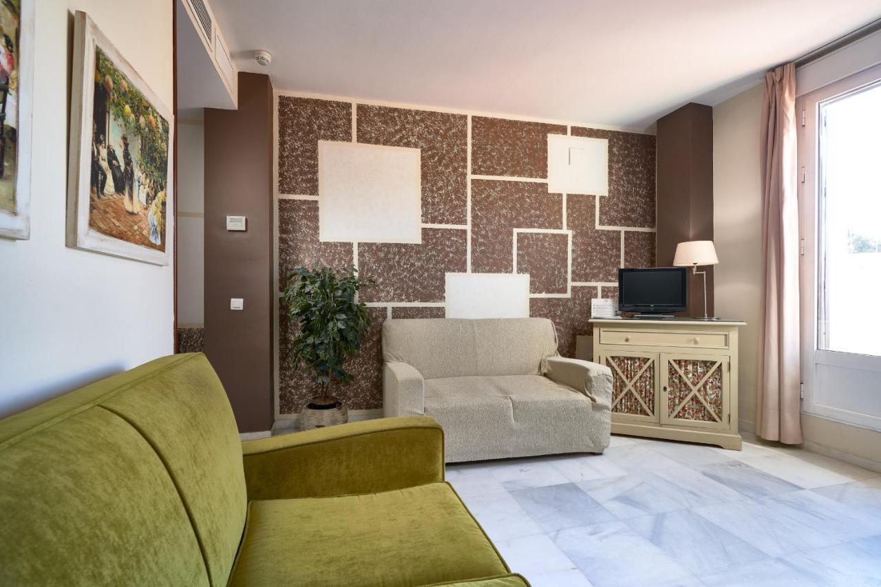 Apartamentos Las Cruces Seville Luaran gambar