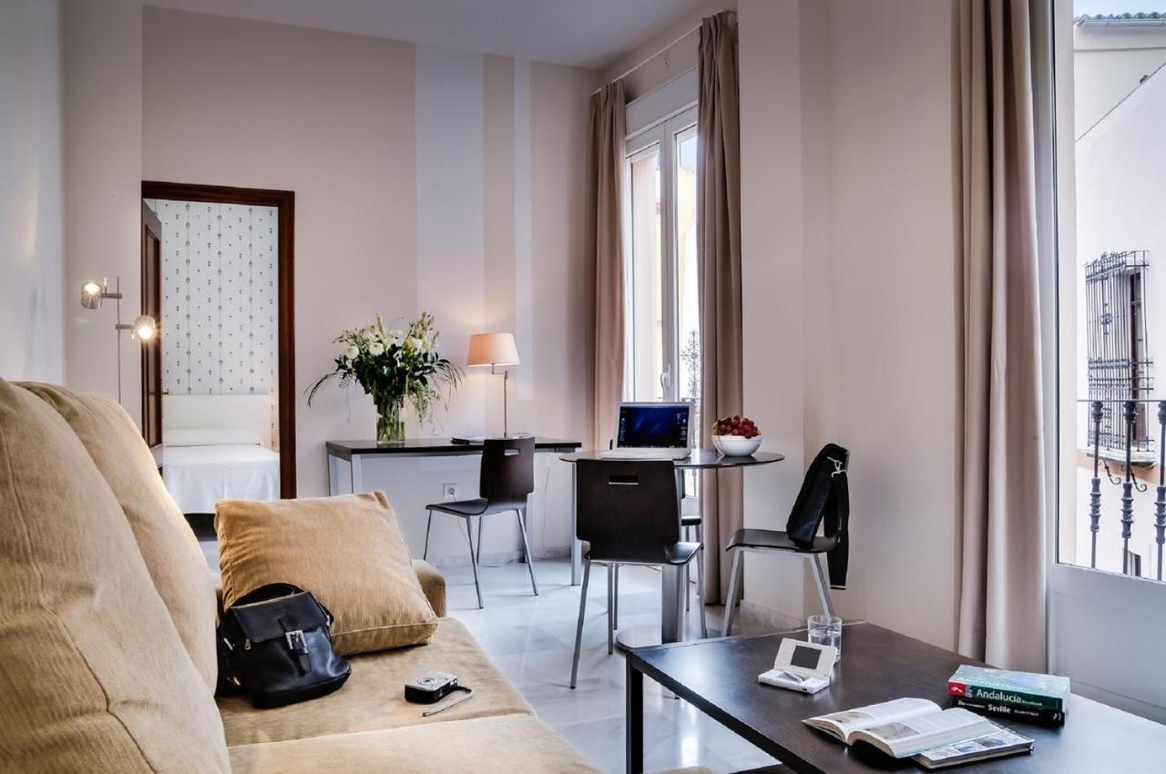 Apartamentos Las Cruces Seville Luaran gambar