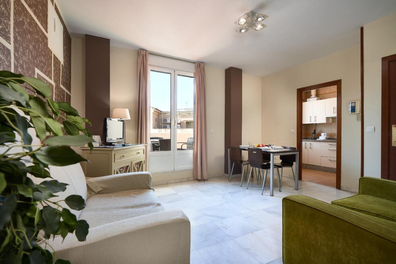 Apartamentos Las Cruces Seville Luaran gambar