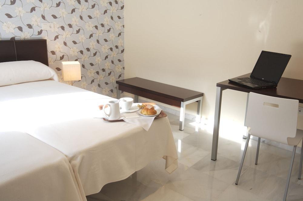 Apartamentos Las Cruces Seville Luaran gambar