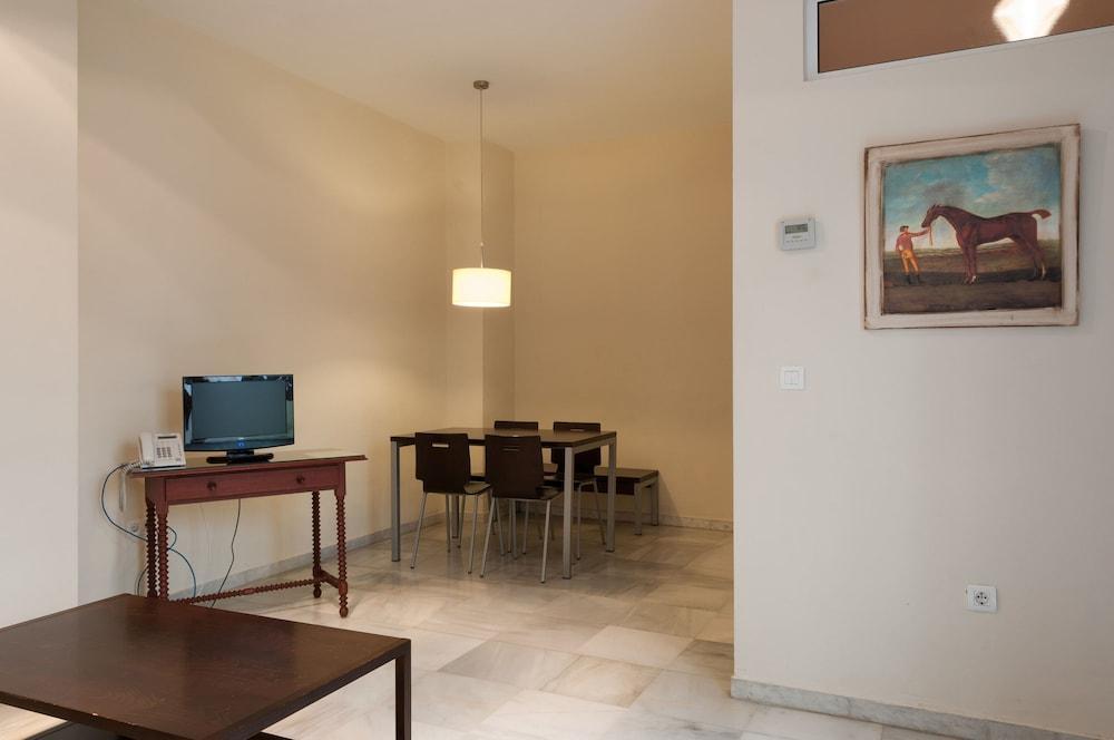 Apartamentos Las Cruces Seville Luaran gambar