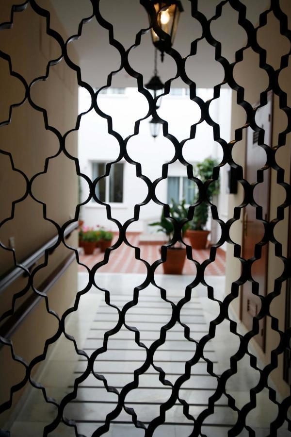 Apartamentos Las Cruces Seville Luaran gambar