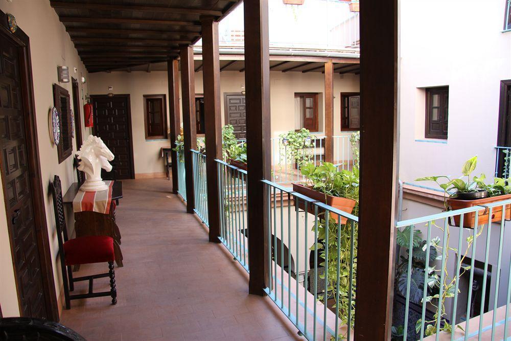 Apartamentos Las Cruces Seville Luaran gambar