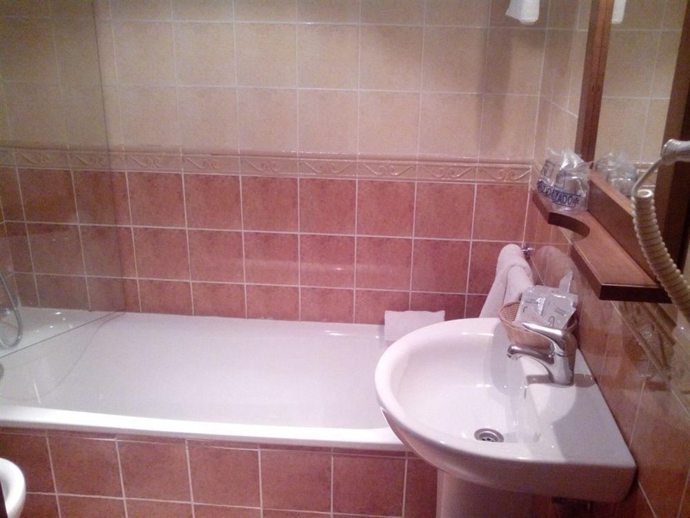 Apartamentos Las Cruces Seville Luaran gambar