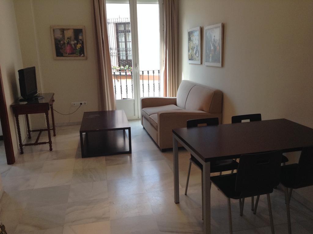 Apartamentos Las Cruces Seville Luaran gambar